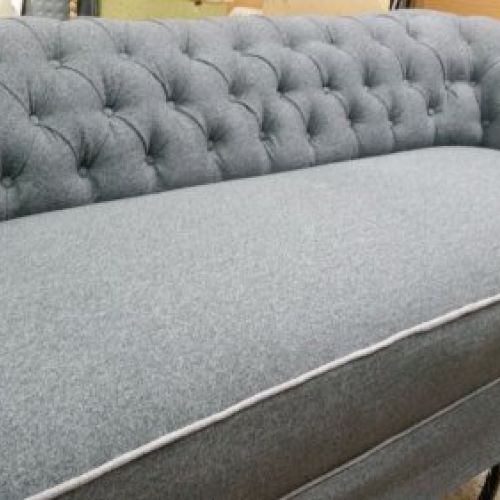 sofa chester en proceso de tapizado